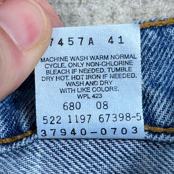 Vintage Levis Shorts Women Junior Size 9 Slim Fit 912 90s Med Wash 1997 29" W - Picture 4 of 11